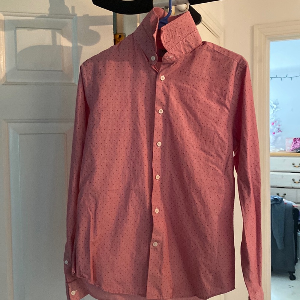 Express means xs button down